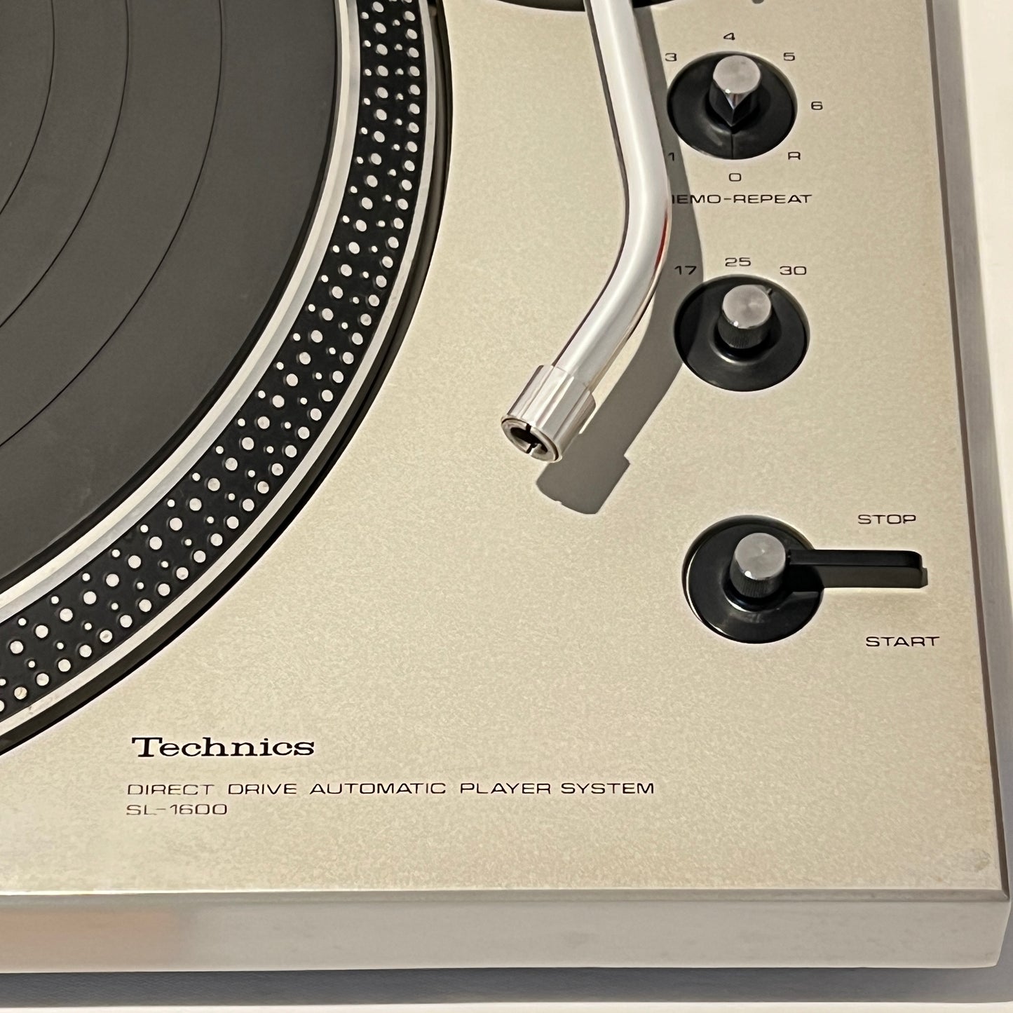 Technics SL-1600 turntable full maintained, 100V from Japan