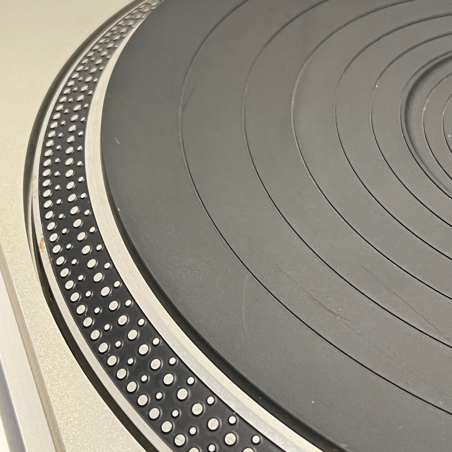 Technics SL-1600 turntable full maintained, 100V from Japan