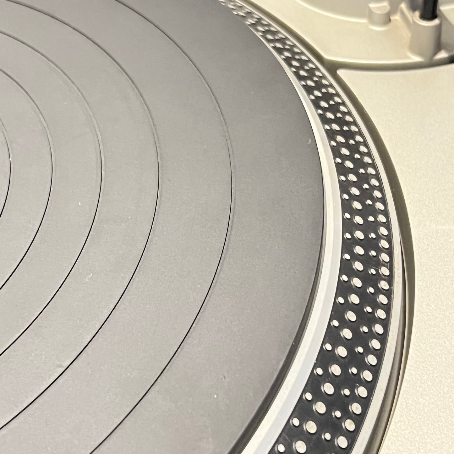 Technics SL-1600 turntable full maintained, 100V from Japan