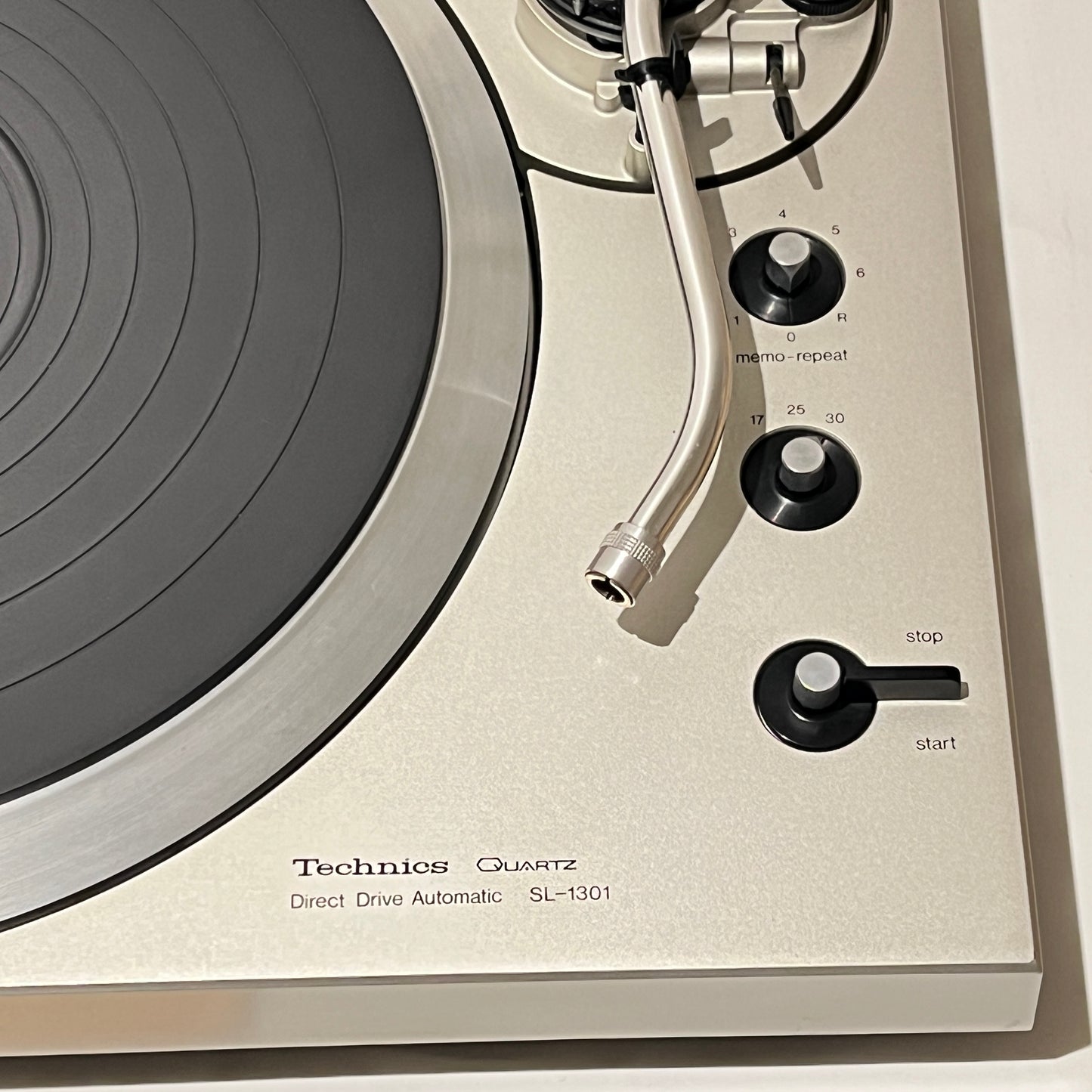 Technics SL-1301 turntable full maintained 100V from Japan